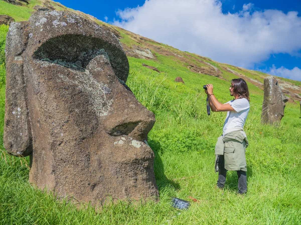 Moai Statues