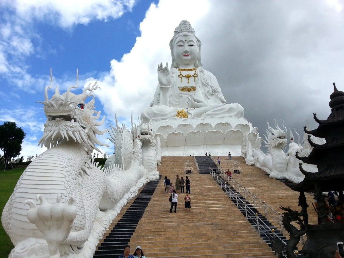 Wat Huay Pla Kang Chiang Rai