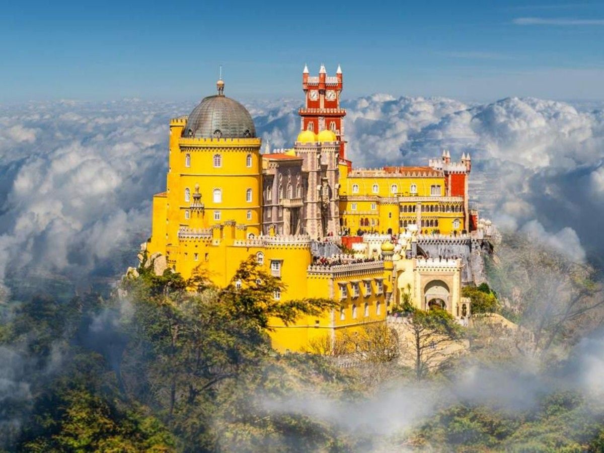 One palace, two styles: the magnificent view of Sintra from the top of Pena Palace