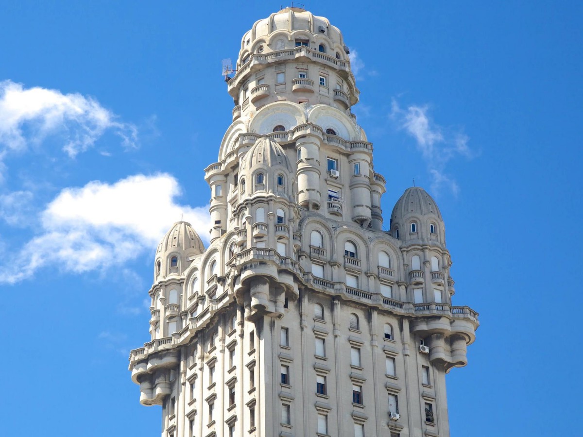 The Tall Man in the Old City: First Impressions of the Salvo Palace