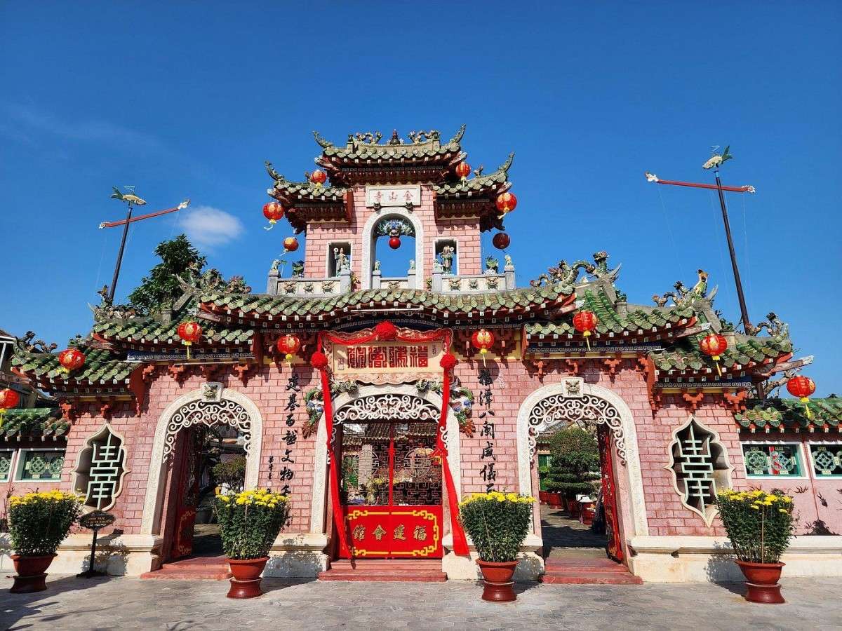 Ancient beauty in the center of Hoi An: Fujian Assembly Hall