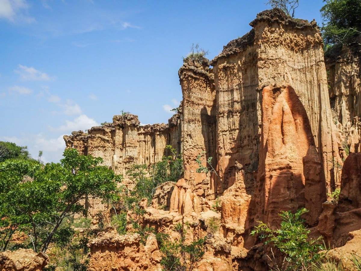 How to walk through 100,000 years in half a day: Recommended one-day tour route for Isimila Ruins