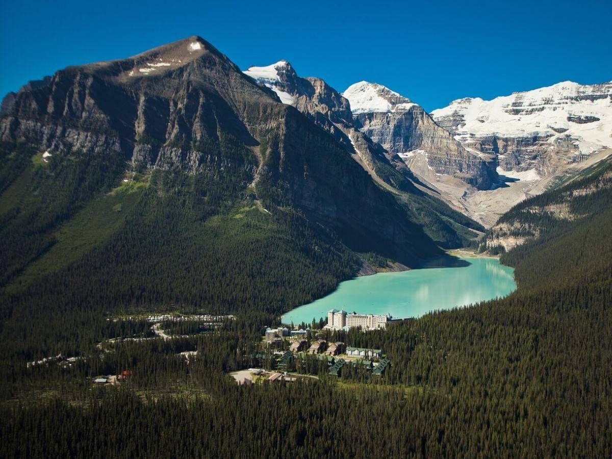 Lake Louise Seasons Guide: When to visit? What to do in each season?