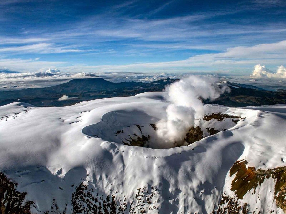 Conquer Nevado del Ruiz in one day: the most time-saving route from Manizales