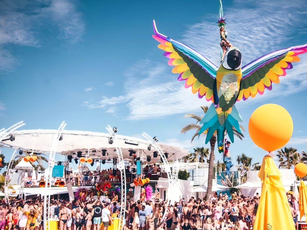 Paradise Beach Beach Party to Feel the Warmth and Vibrancy of the Bahamas