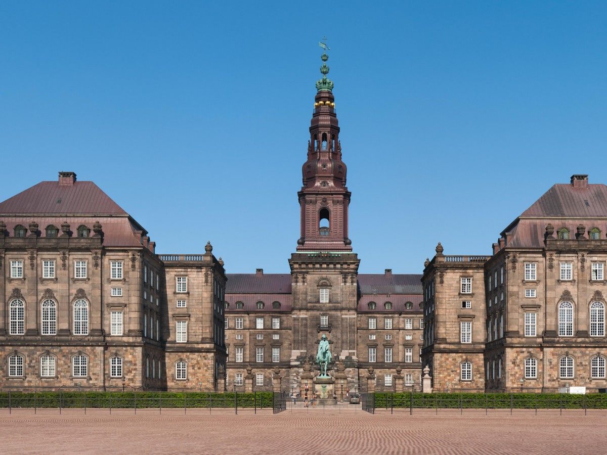 Christiansborg Palace Tour Guide!
