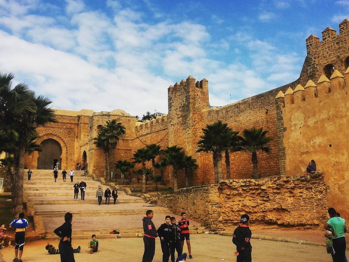 Guide to avoid getting lost in Kasbah of the Udayas: 3 must-photograph corners + hidden cafes