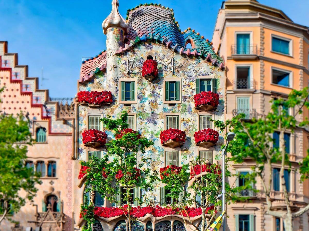 The Casa Batllo, a marvelous journey through architecture and art
