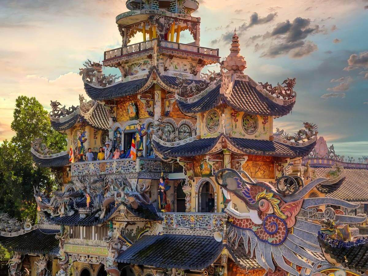 Why Linh Phuoc Pagoda is called “the most complicated temple in Vietnam”, you will understand after reading it