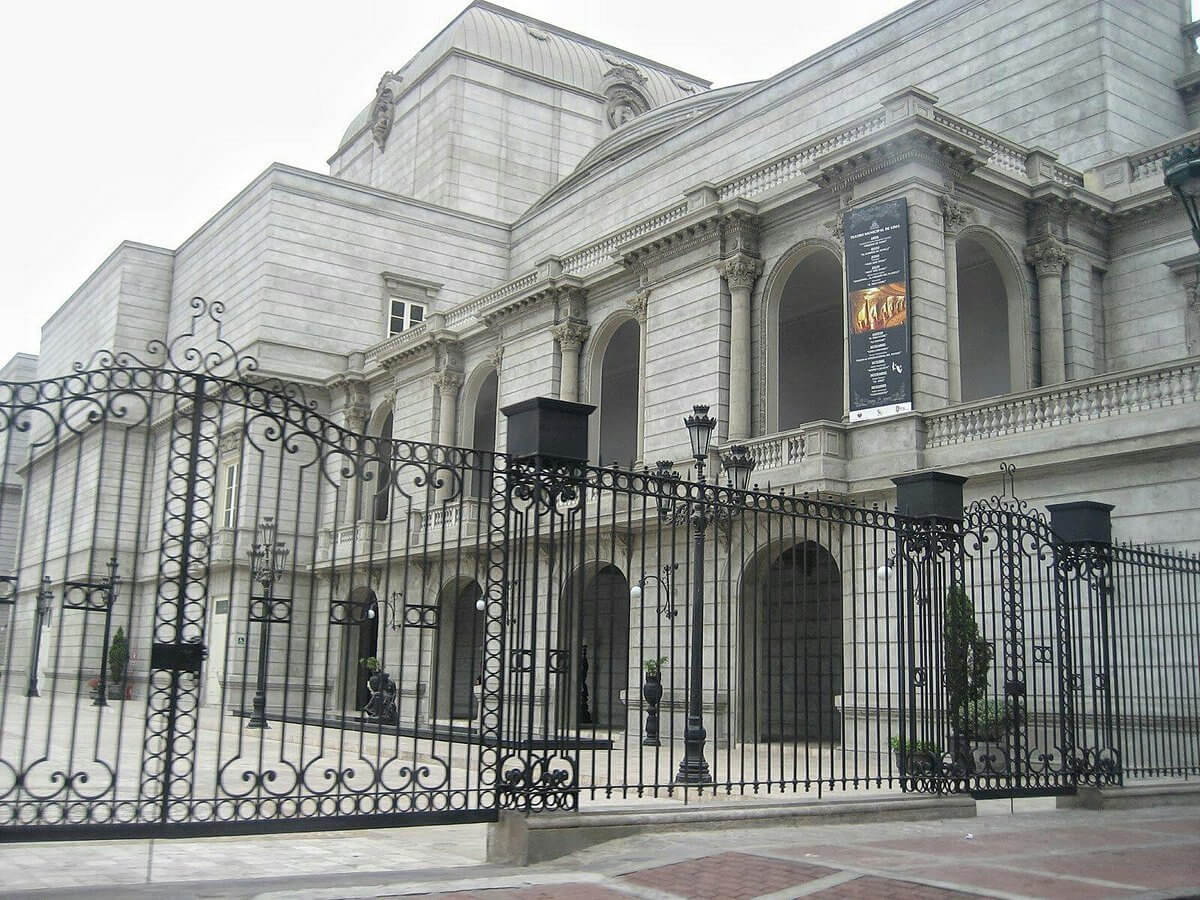 Visit Teatro Municipal de Lima and feel the rich history and charm of the theatre