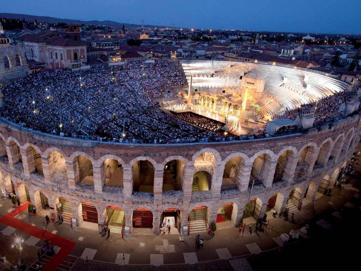 This is not the balcony in "Romeo and Juliet"! Five unpopular truths about the Arena