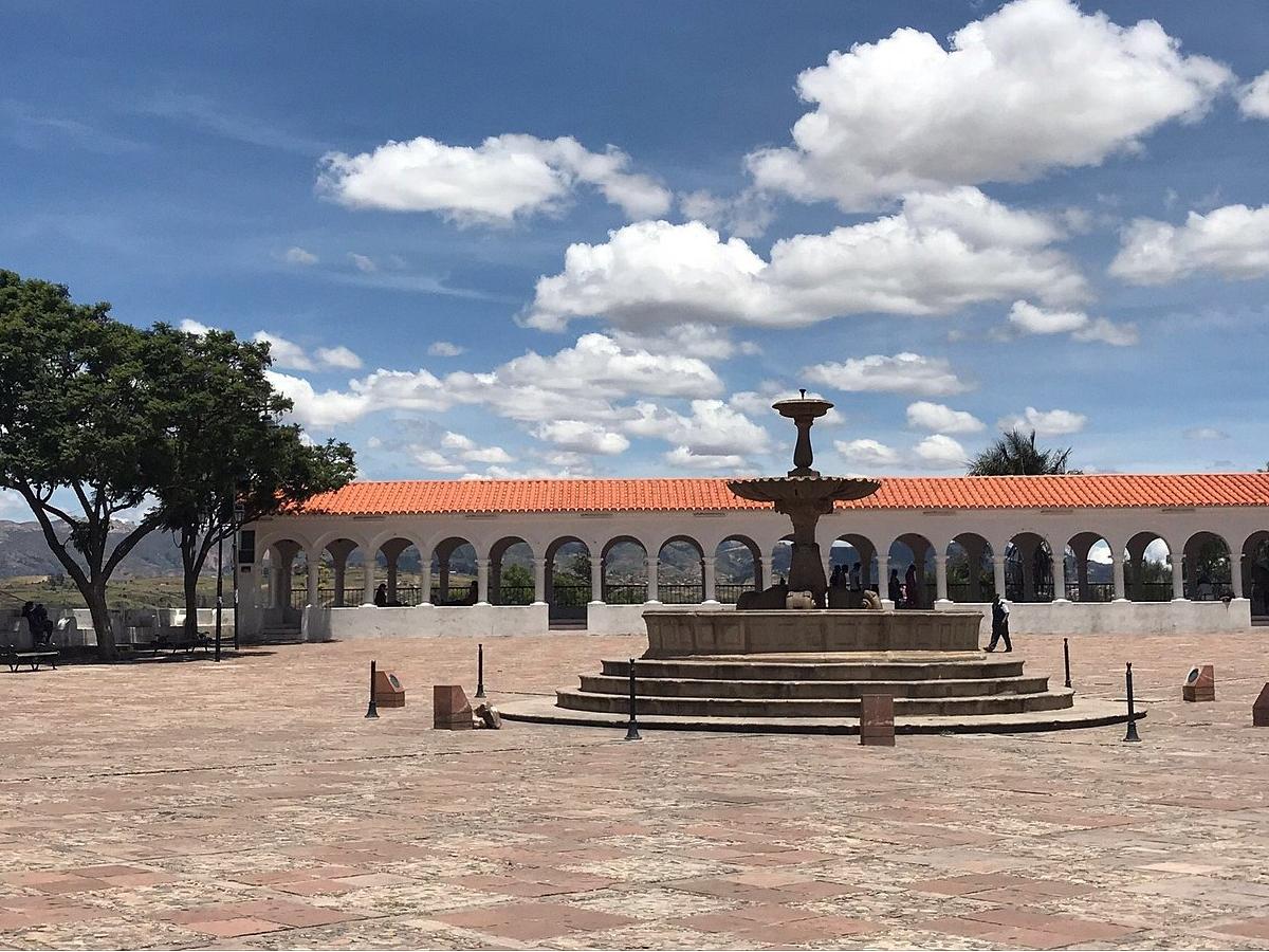 Art and Architecture: The Hidden Treasures of La Recoleta Monastery