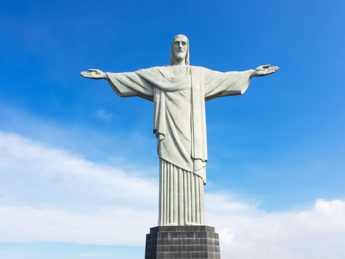 Towering into the clouds, guarding Rio - the miraculous light of the statue of Jesus Christ