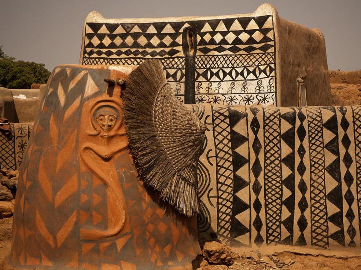 Exploring the Traditional Mud Houses of Logba Tota, Ghana: An Immersive Guide to the Original Ecological Cultural Experience