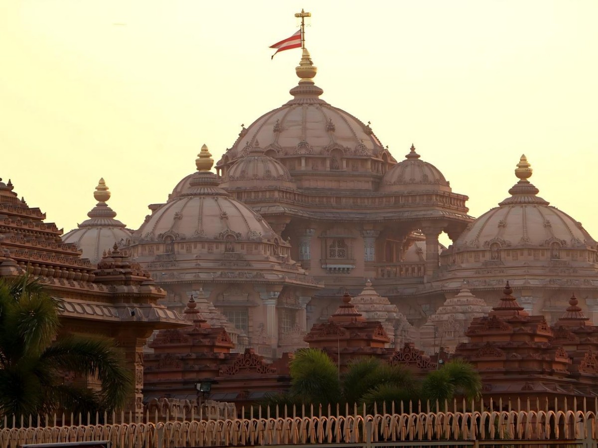 The Symphony of Carvings and Faith: Must-See Highlights of Akshardham Temple, New Delhi