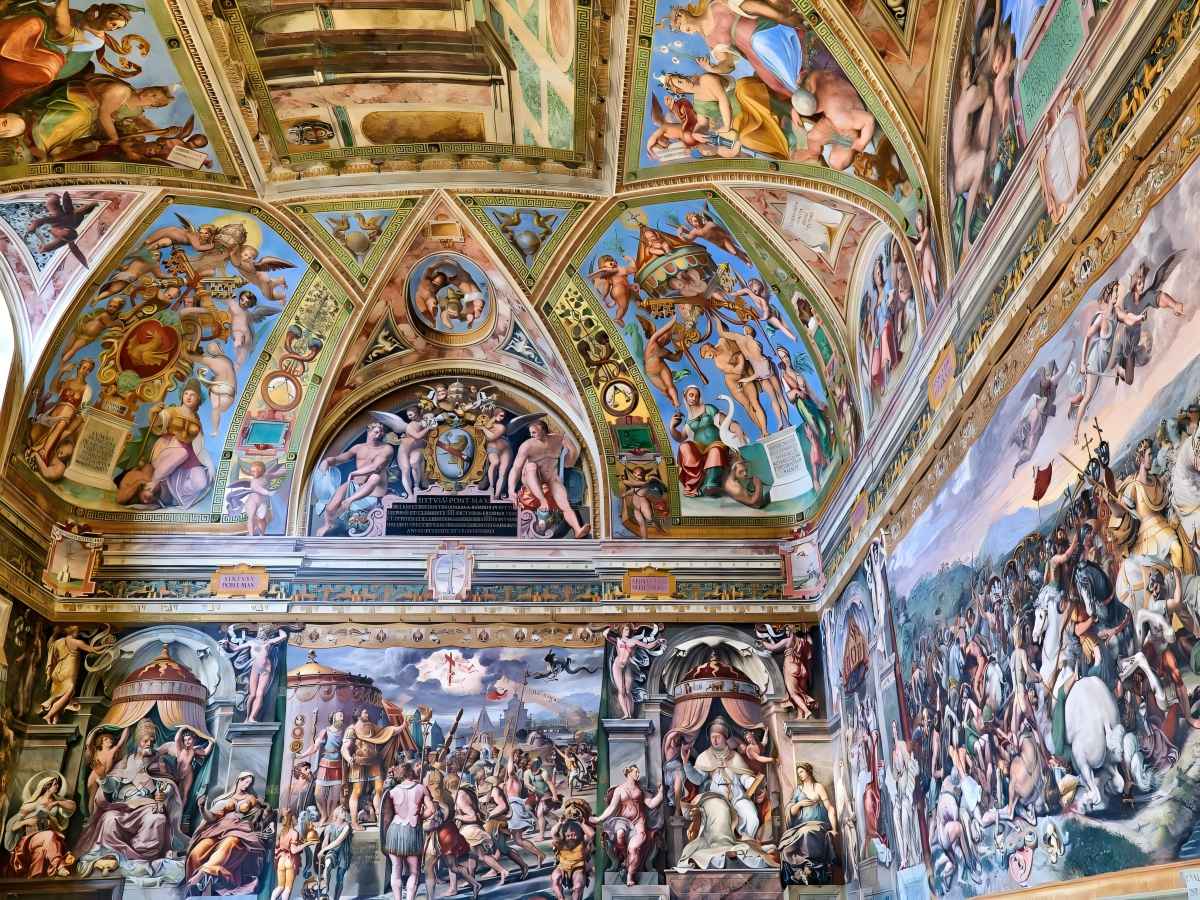 Top 10 Must-See Exhibits in the Vatican Museums