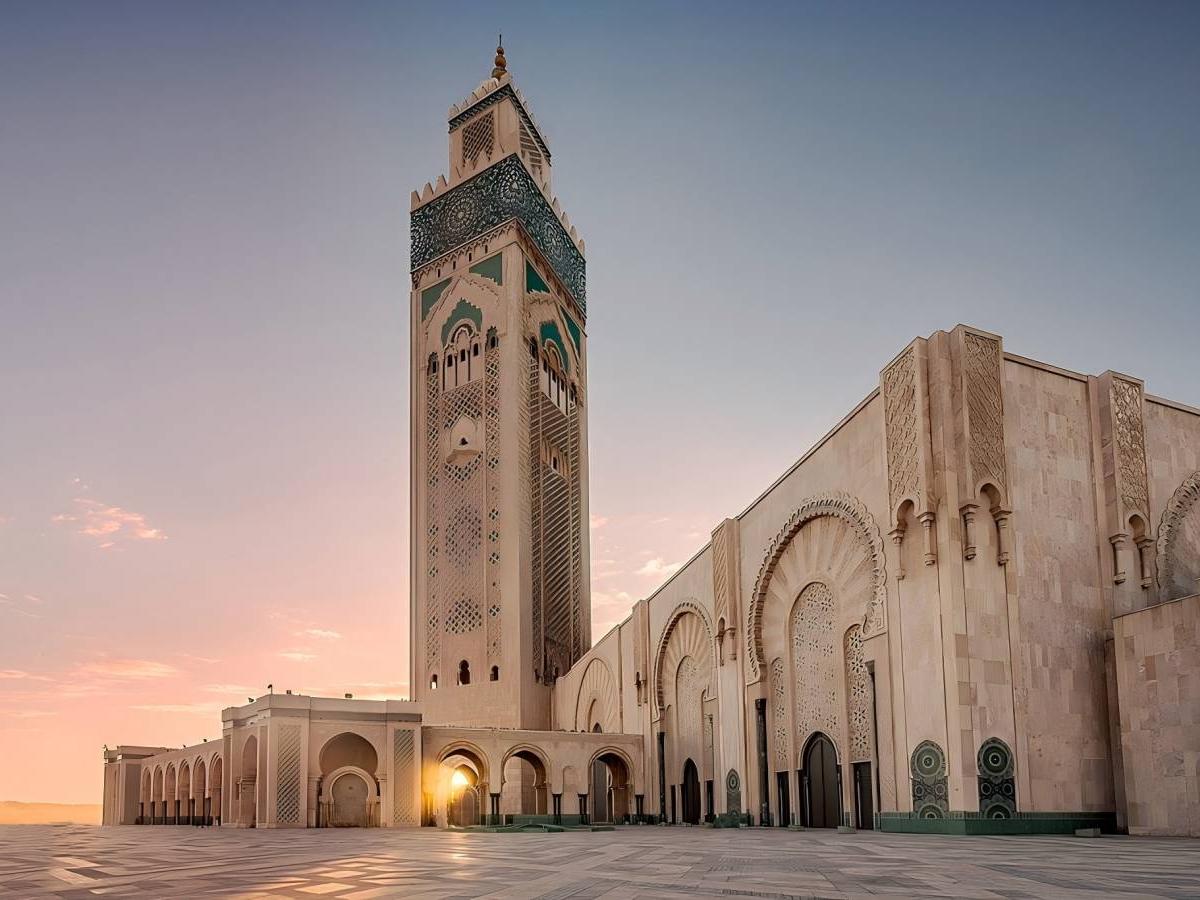 Into the Hassan II Mosque, appreciate the history and faith of Morocco