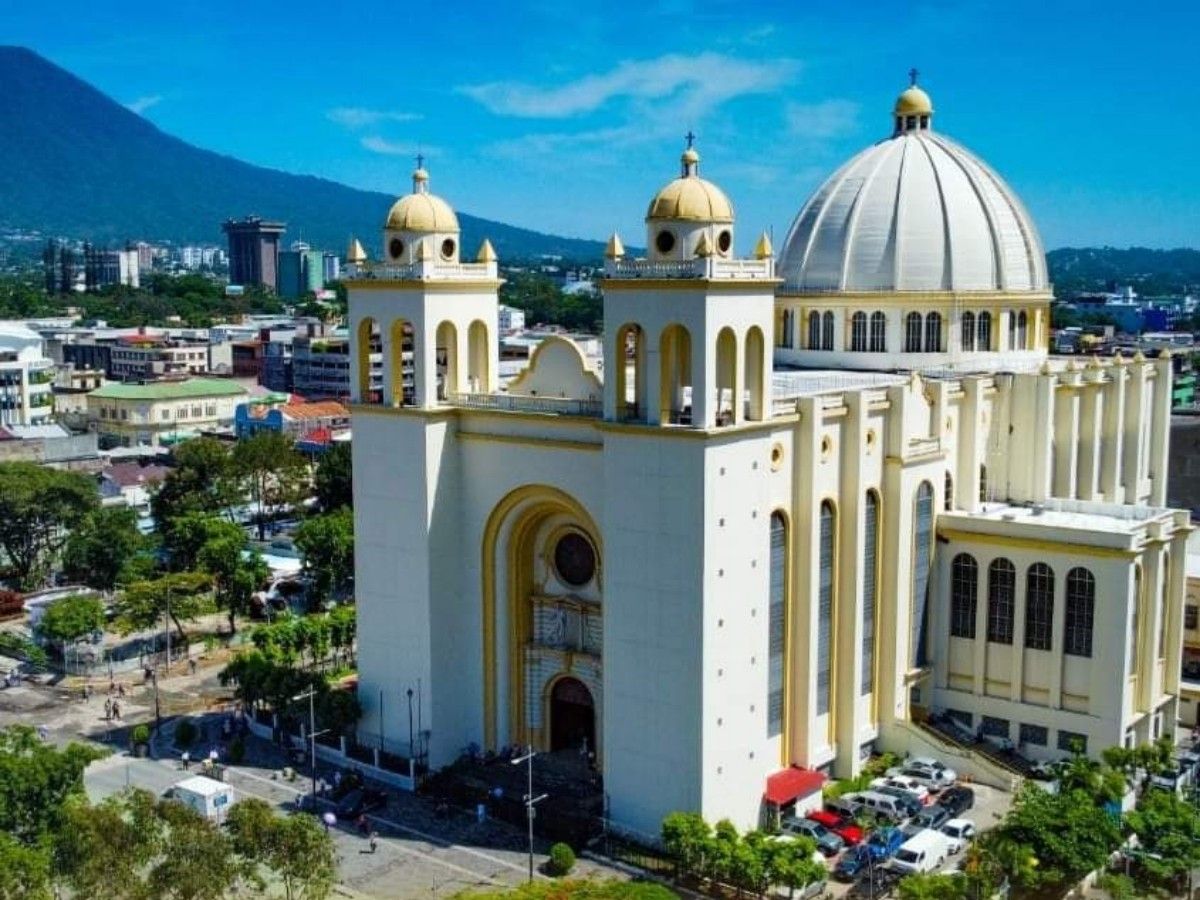 Why is Salvador Cathedral famous?