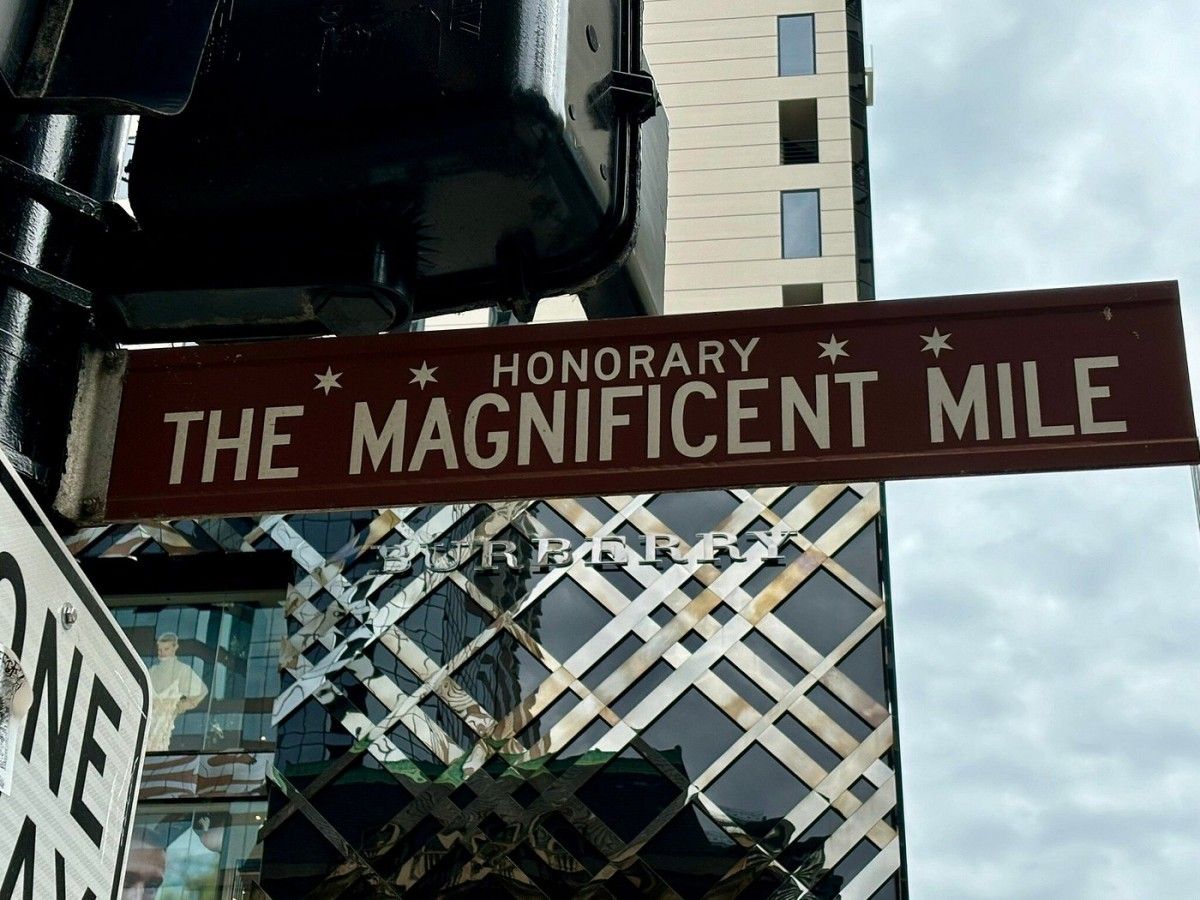 Want to shop and savor Chicago culture? Magnificent Mile takes you on a one-stop experience