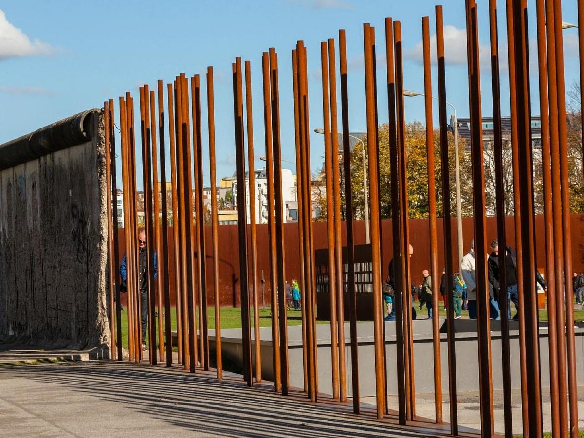 The Story Behind Berlin Wall Memorial