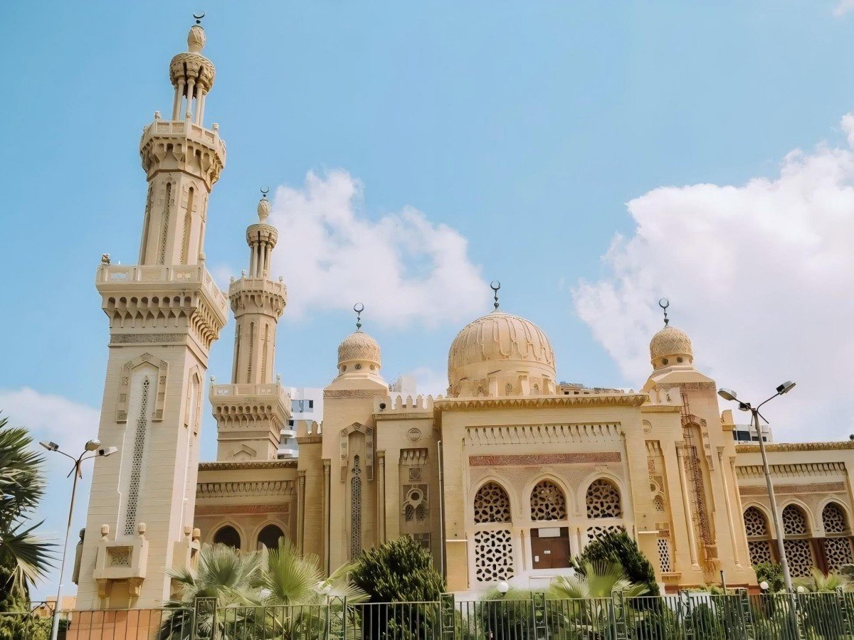 Al Salam Mosque Travel Must-See: Prayer Times, Dress Guide and Visitor Information