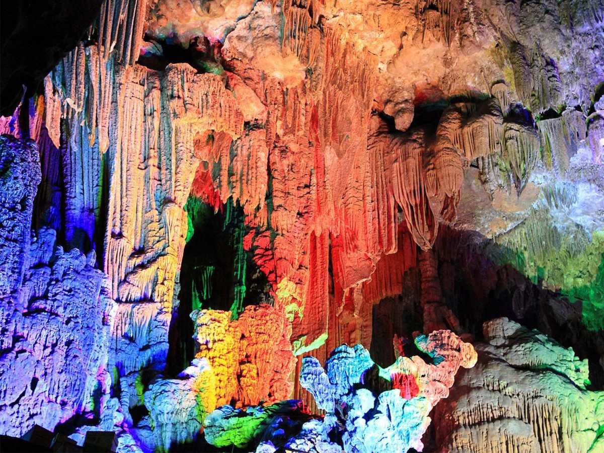 Explore the magical stalactite world of Green Grotto Caves and come for your adventure!