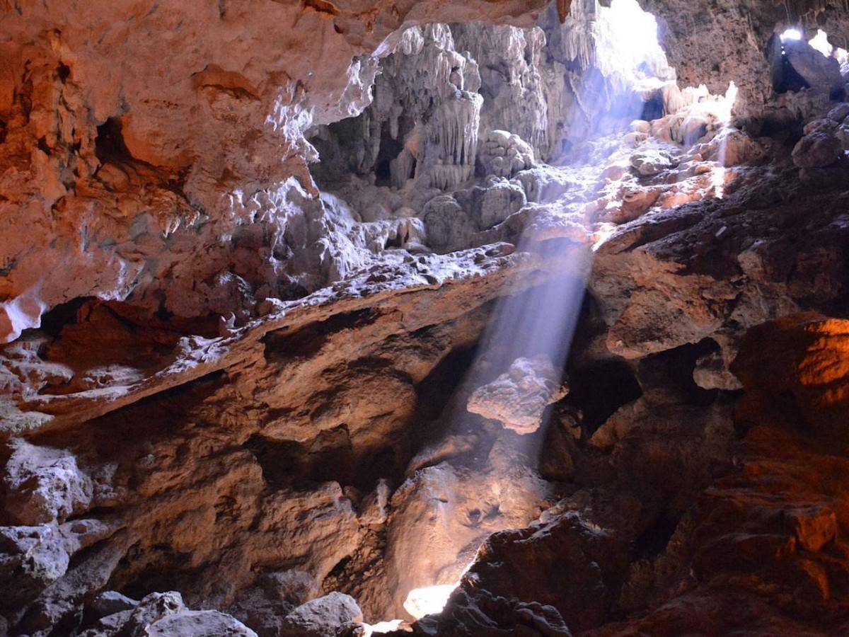 Thien Cung Cave Travel Guide!