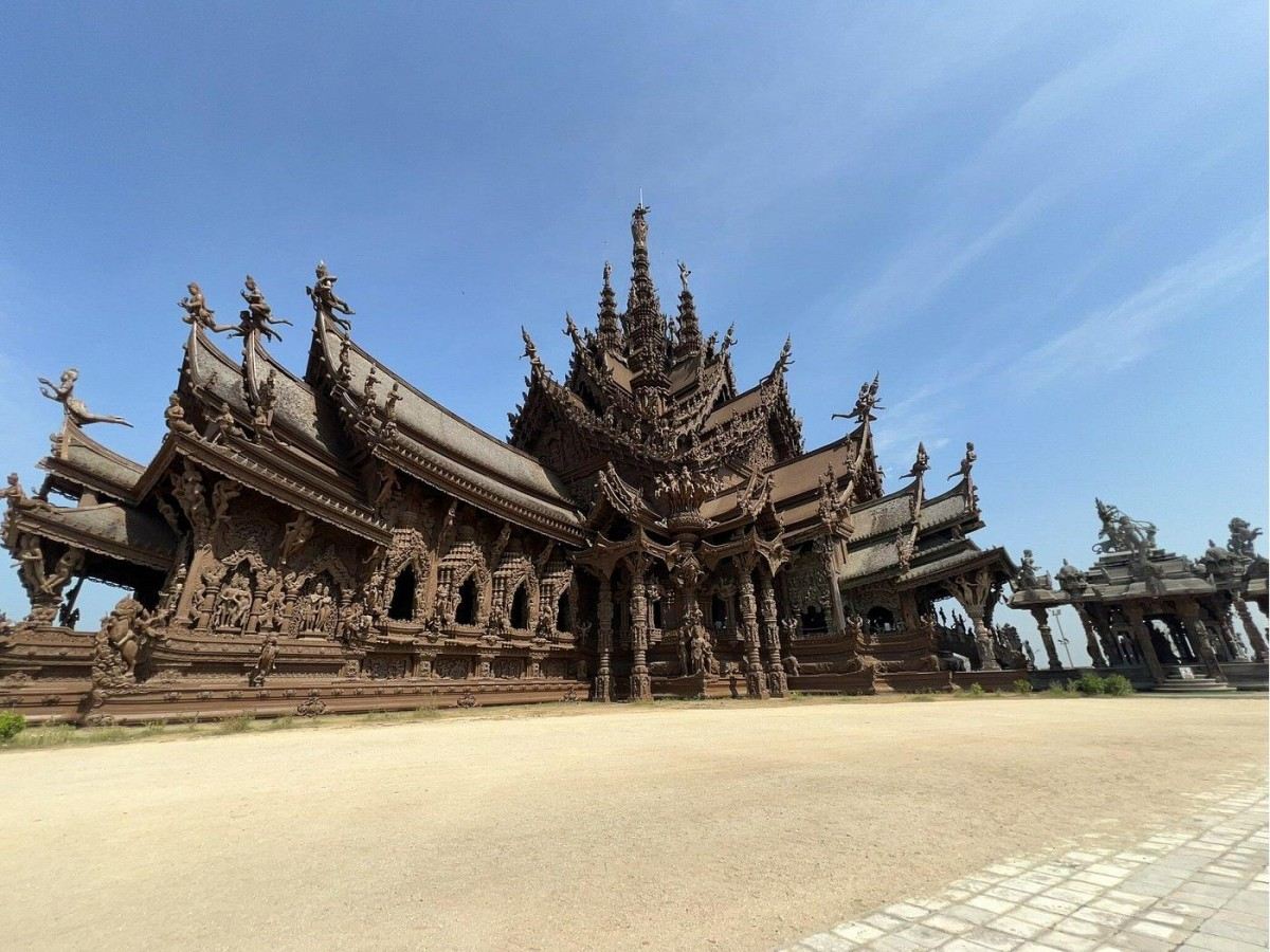 Is the Sanctuary of Truth worth visiting? This article will tell you