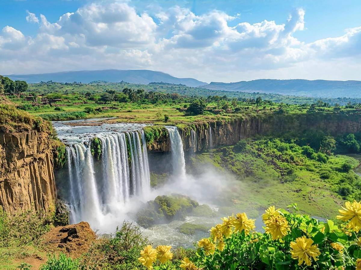 Traveling: Watch the perfect fusion of water and land at Blue Nile Falls