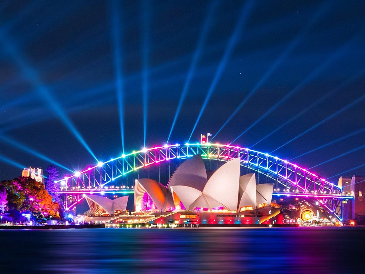 Sydney Opera House Fantastic Nights: the perfect combination of light show, performance and night view!