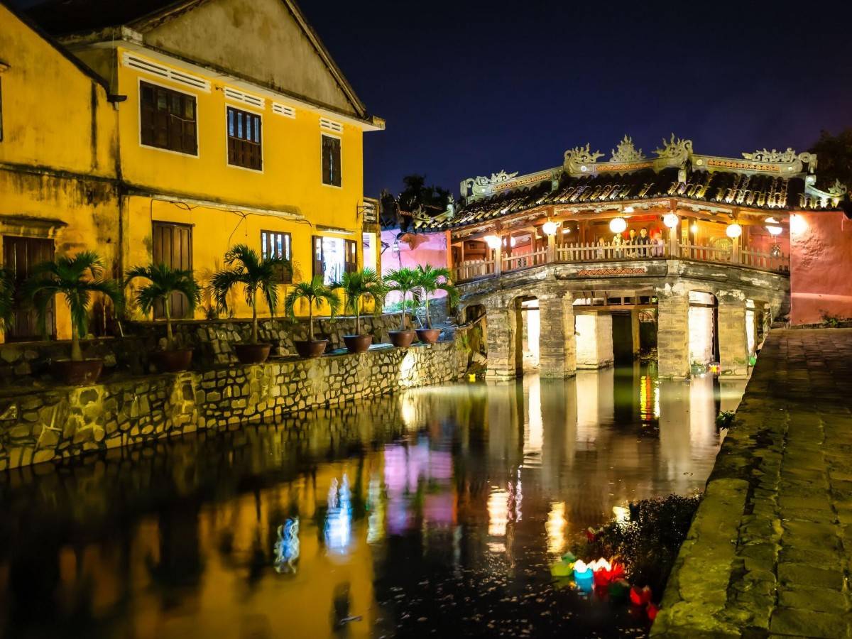 Japanese Covered Bridge: A cultural symbol of Vietnam!