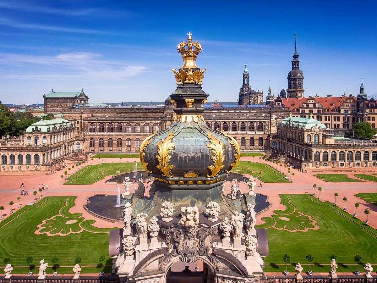 Zwinger Visitor Guide