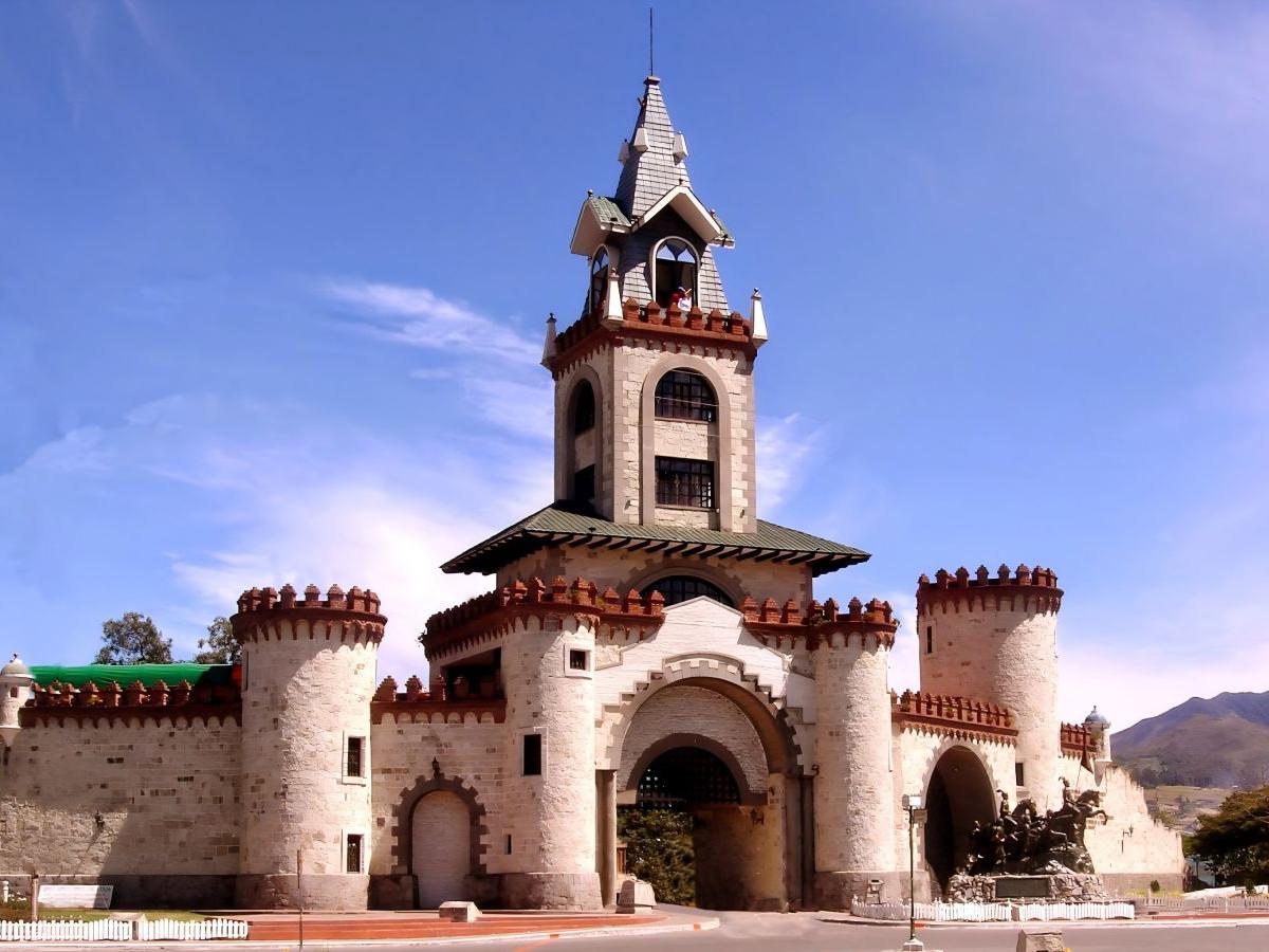 Want stunning travel photos? Puerta de la Ciudad is your best choice