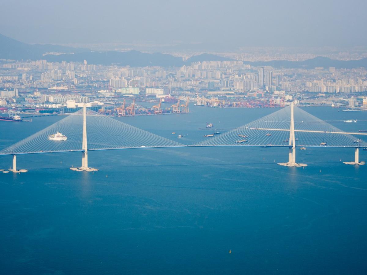 Incheon Bridge at Sunrise and Sunset: Golden Moments Not to be Missed