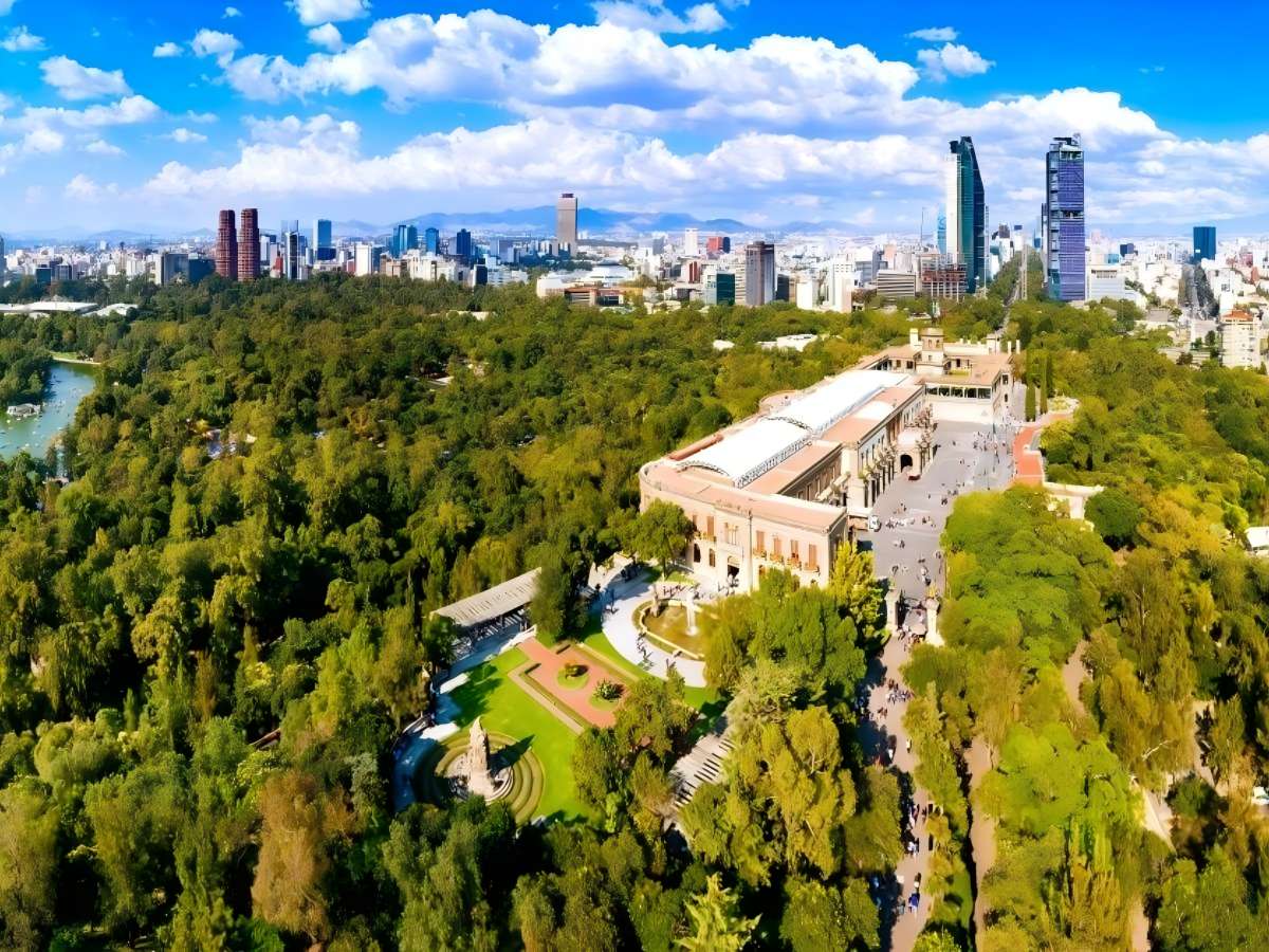 Historic Sites in Chapultepec Park: Feeling the Pulse of Mexico's History