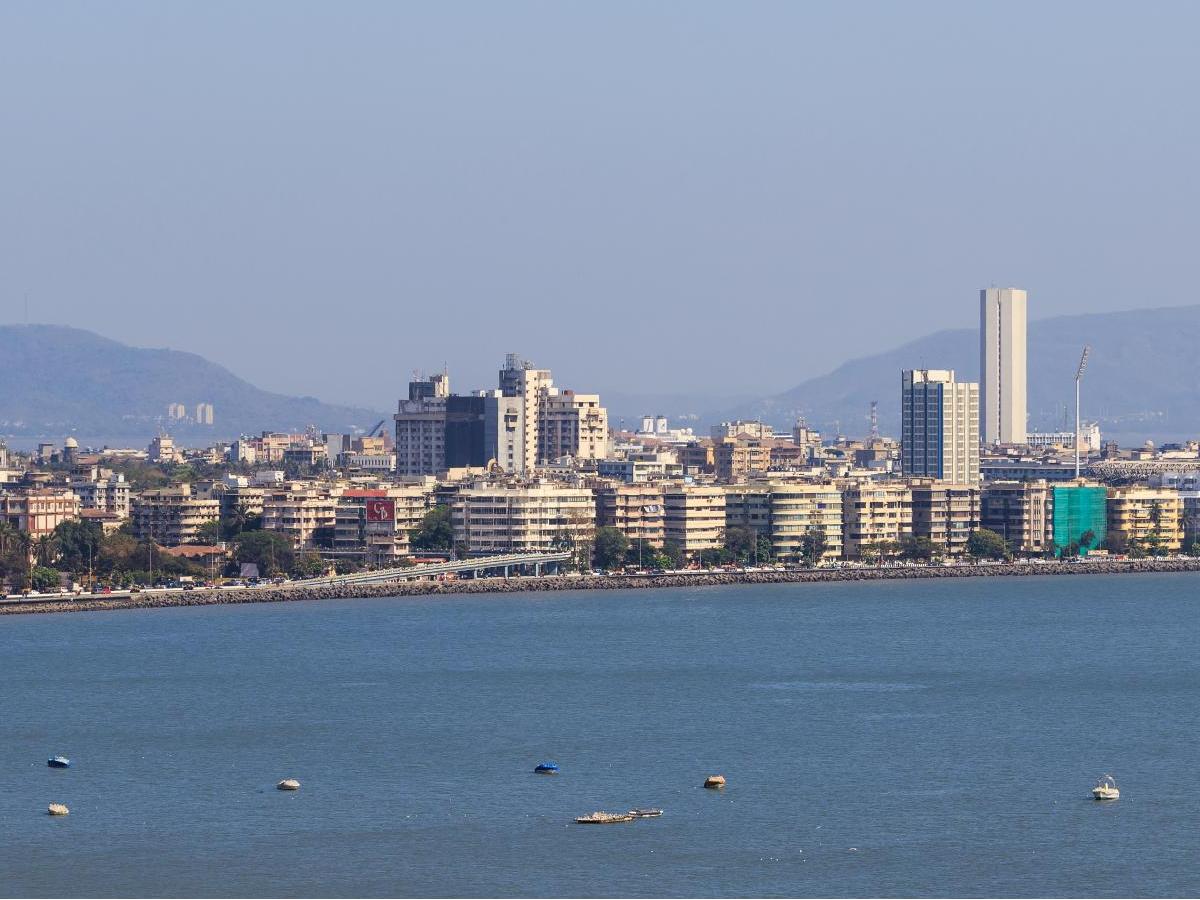 Where City Meets Sea: Mumbai's Enchanting Sunset Views Along the Waterfront