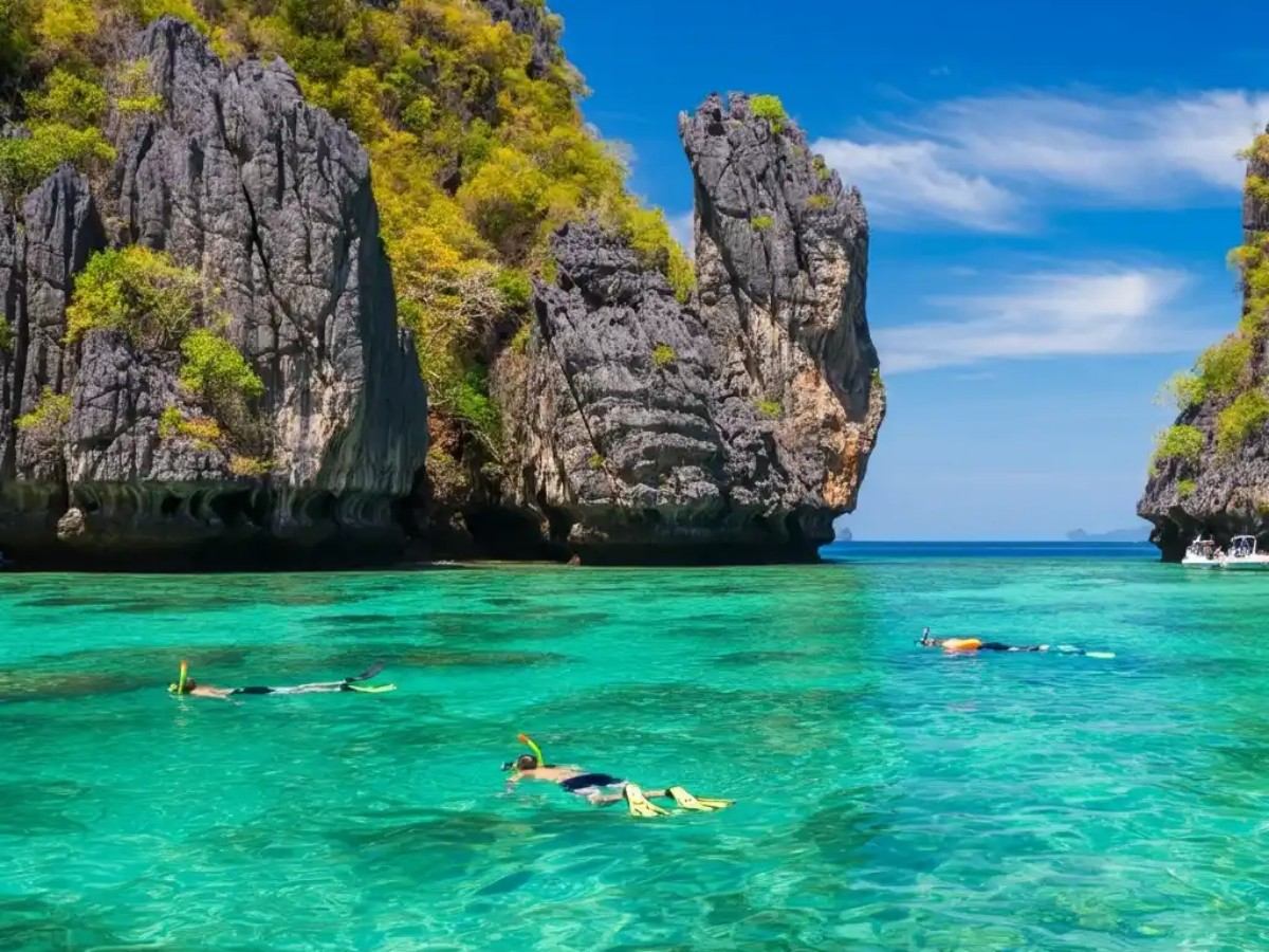 Snoopy Island Snorkeling Guide: See the Underwater World Easily Even for Beginners