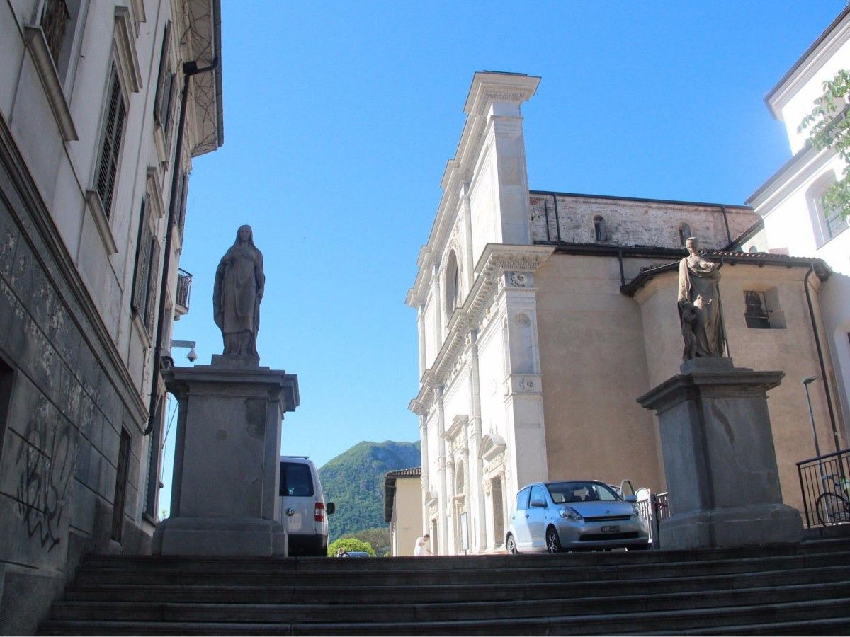 Is the Basilica of San Lorenzo worth a special trip? I think ...