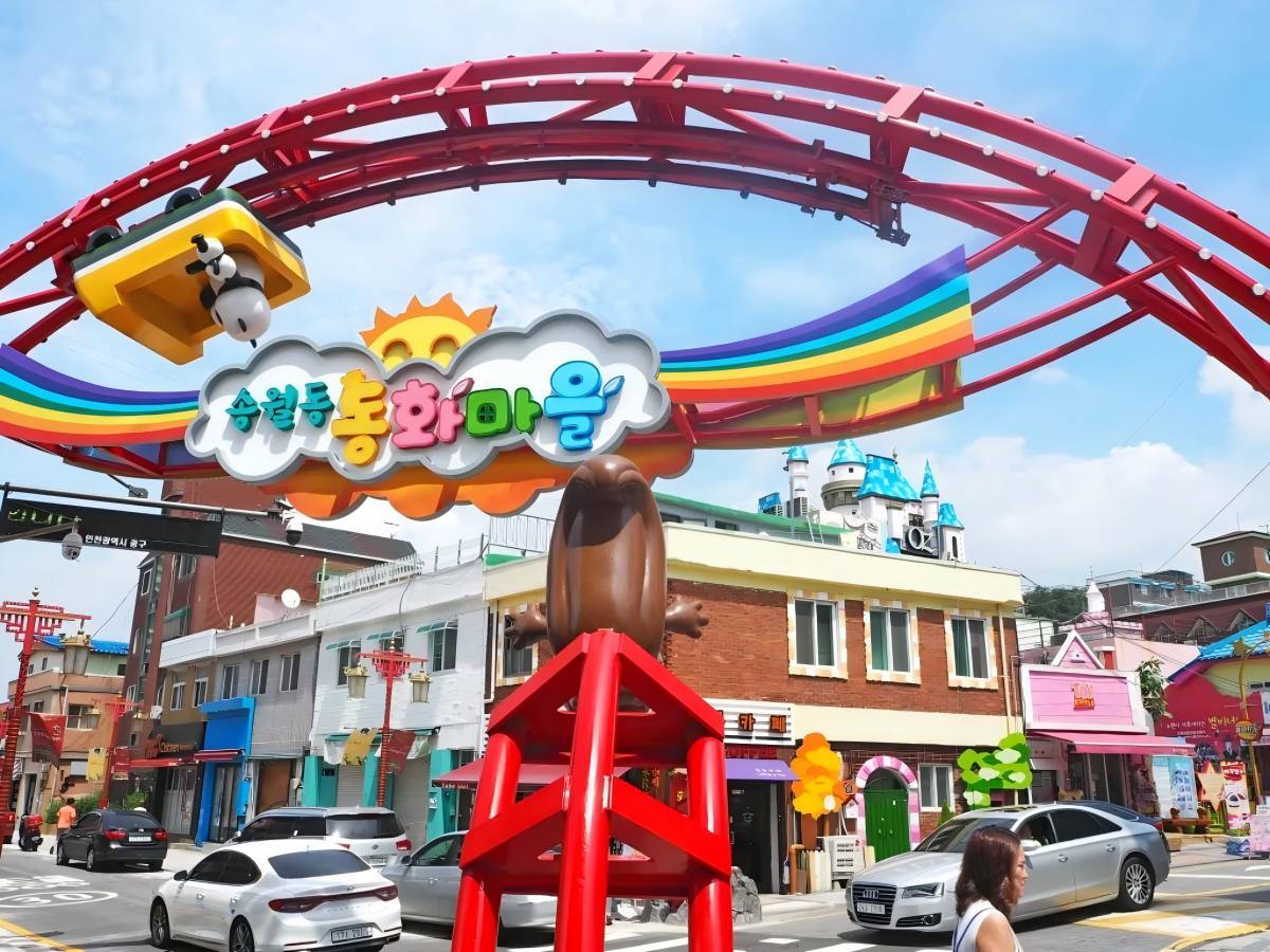 Songwol-dong Fairy Tale Village: Colorful Walls and Fairy Tale Characters in the Same Frame!