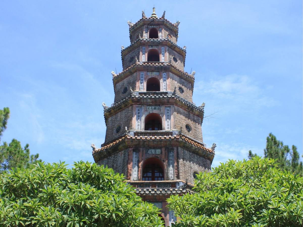A temple in the middle of mountains and water