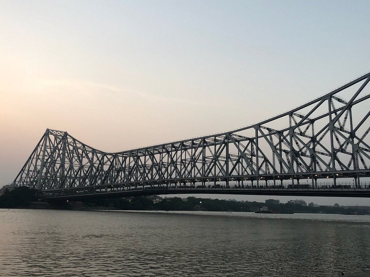 Kolkata and the Howrah Bridge—An Eternal Bond