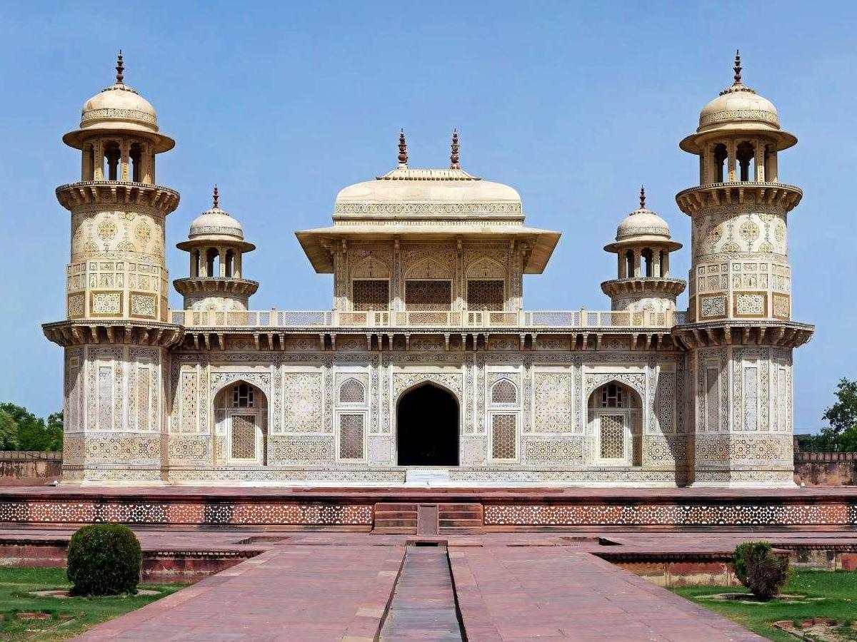 Listen to the marble's tale! The beauty of the Itmad-ud-Daulah Tomb