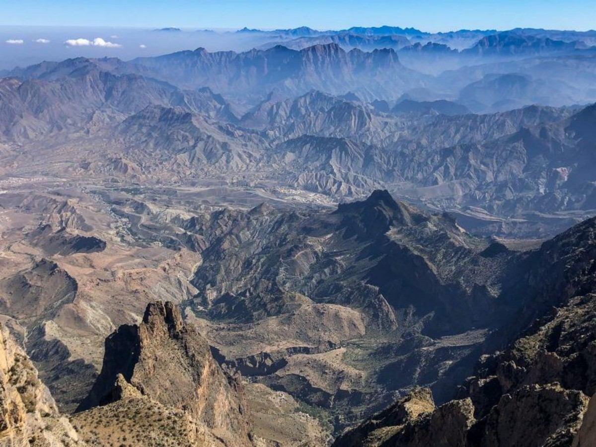 Hajar Mountains Hiking Guide: The Most Challenging Routes and Unmissable Natural Wonders