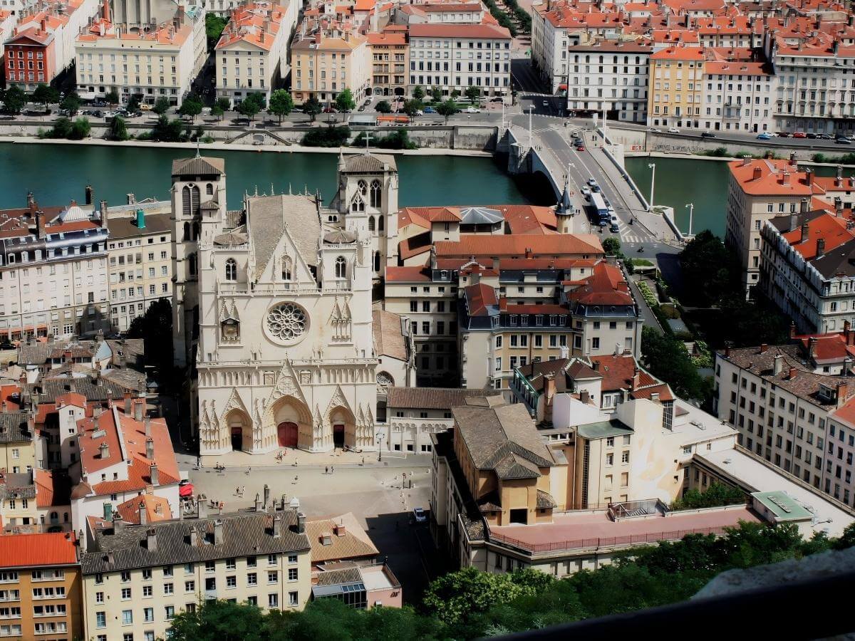 From the Holy Light to the clock tower, everything about Lyon Cathedral will take your heart away