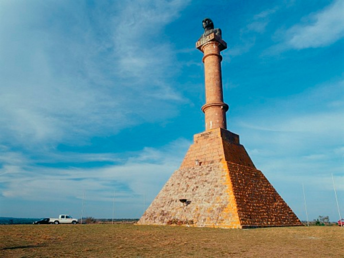 High plateau scenery: a guide to hiking, photography and nature exploration in Meseta de Artigas