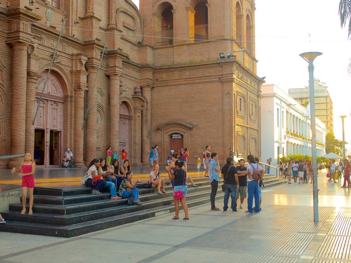 Top 10 Street Food in Plaza 24 de Septiembre
