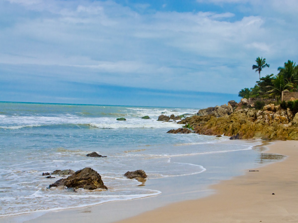 Music, horseback riding, beach soccer: Labadi Beach can satisfy you for the most pleasant trip
