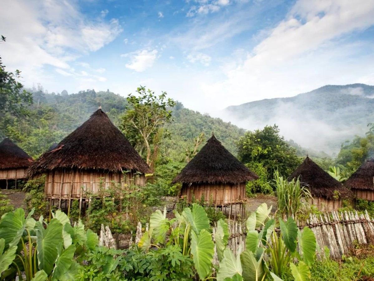 Between Feathers and Campfires: A Day Trip Guide to Paiya Village