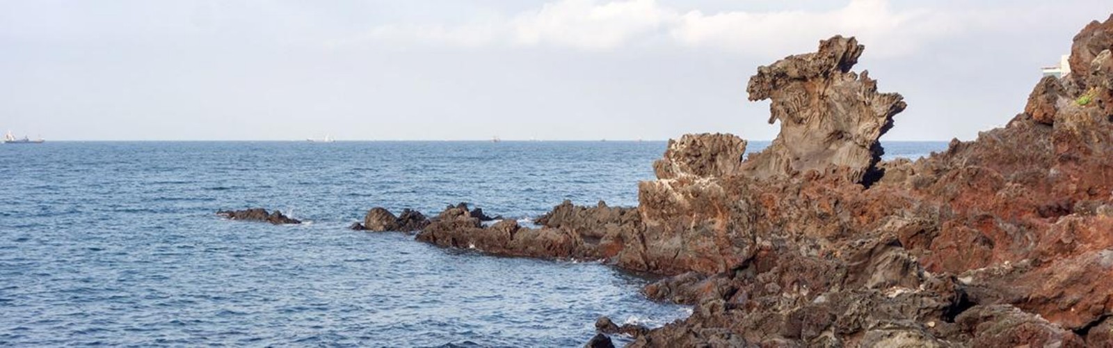 Yongduam Rock