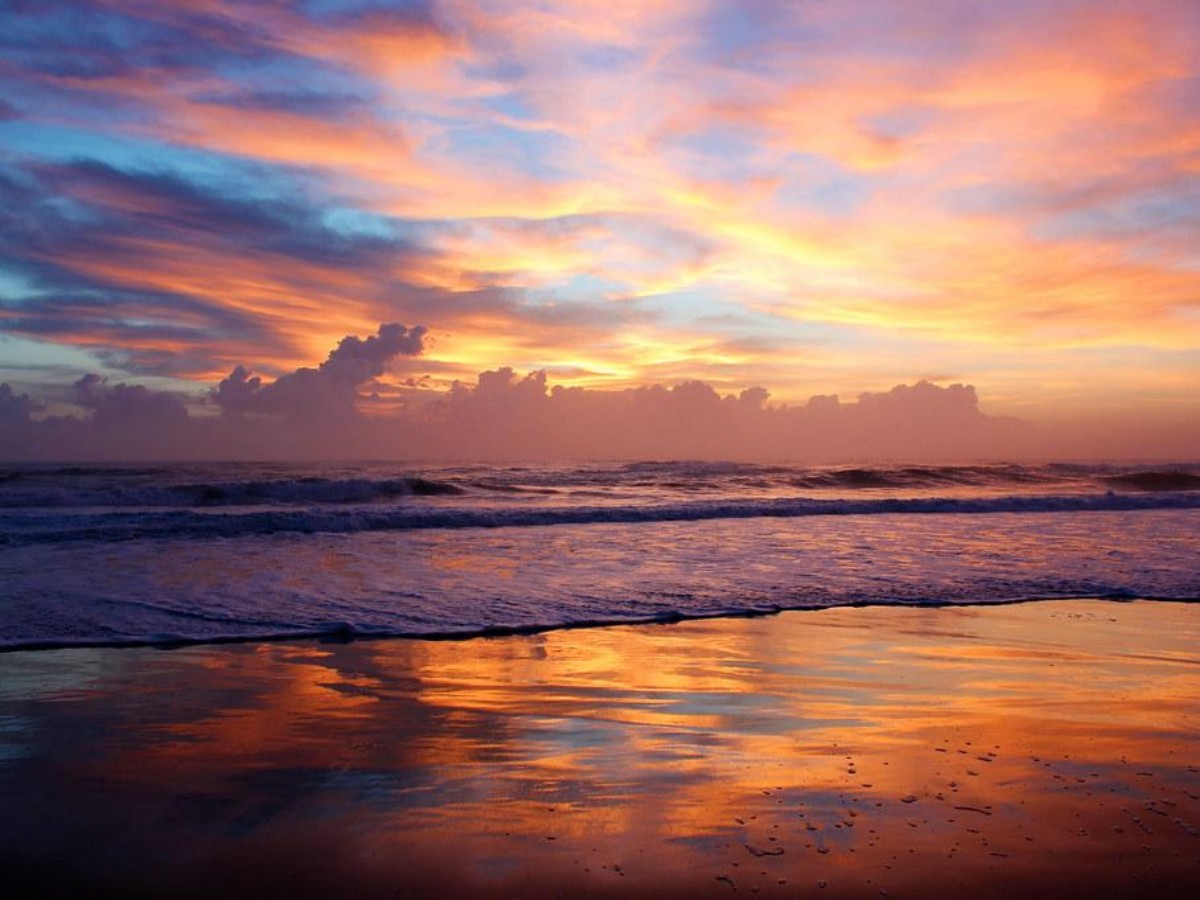 The west side of Motu Okakara - a poetic place to indulge in sunset
